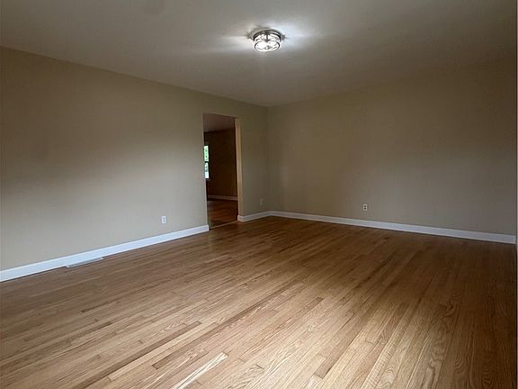 5th image of 712 41st St