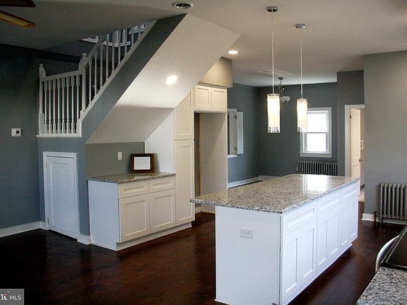 5th image of 136 Lincoln Ave