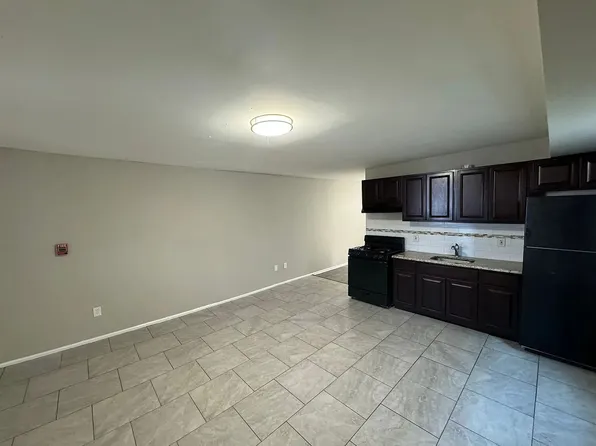 145 Cooper Ave APT 2S, Oaklyn, NJ 08107