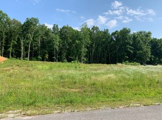 25 Caldwell Dr, Estill Springs, TN 37330