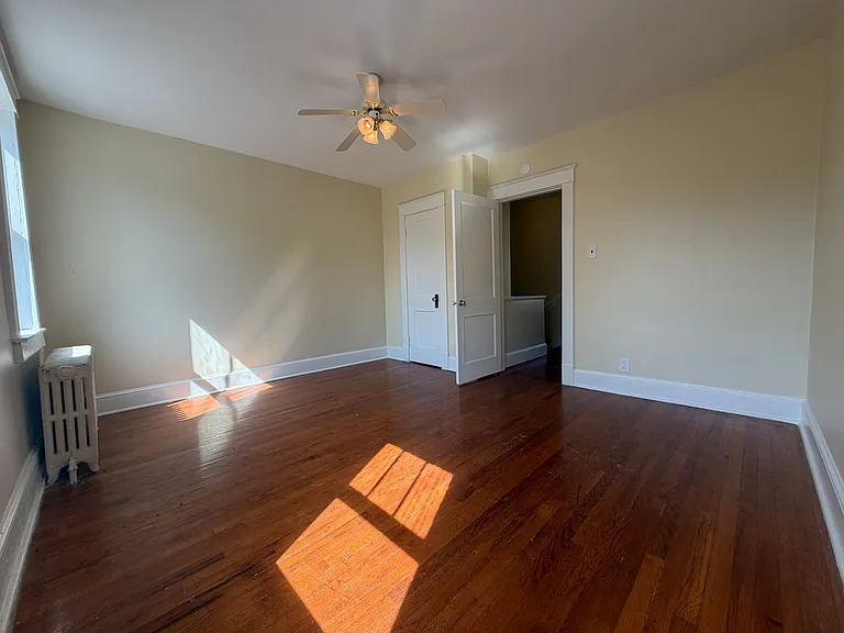 1003 Bank St — Photo 10