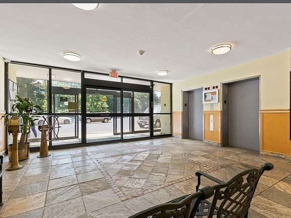 4th image of 100 Cove Way Unit 1005