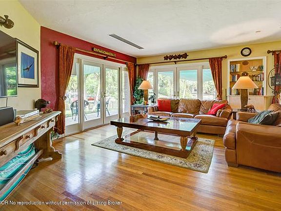 3rd image of 7427 Venetian Way