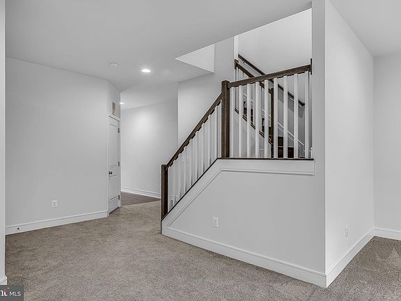 5th image of 23035 Sullivans Cove Sq