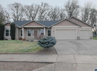 5821 NE Coquille Ln, Albany, OR 97321