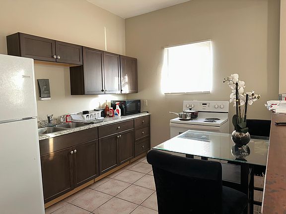 3rd image of 2001 Franklin Ave Unit A