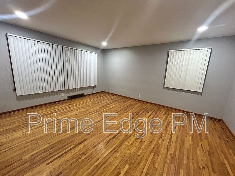 1st image of 1731 D St #4