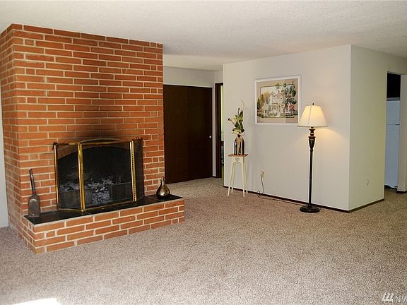 4th image of 10118 88th Ave SW