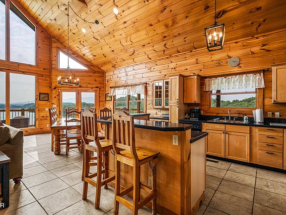 6th image of 3829 Island View Rd
