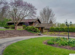 18359 Thompson Mill Dr, Dubuque, IA 52001