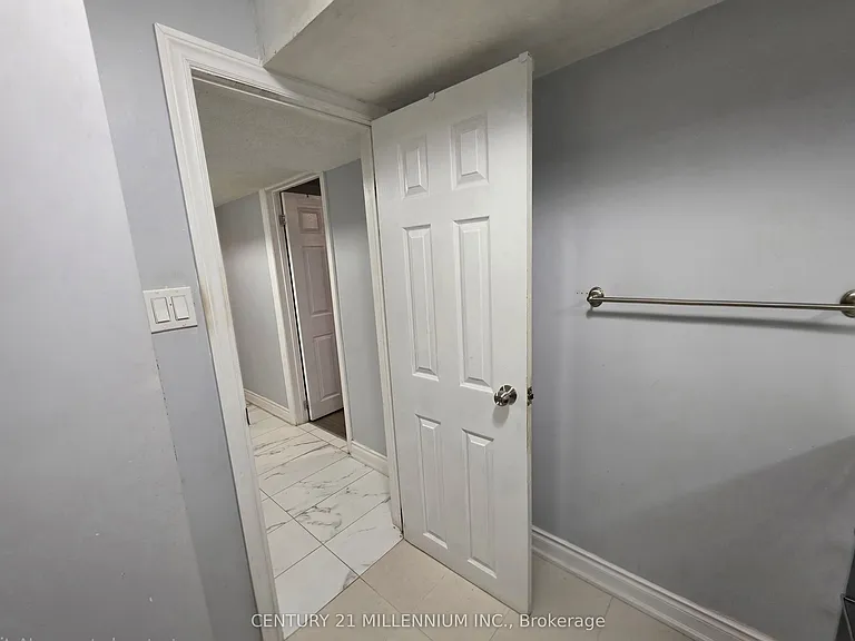 23 Malcolm Cres — Photo 21
