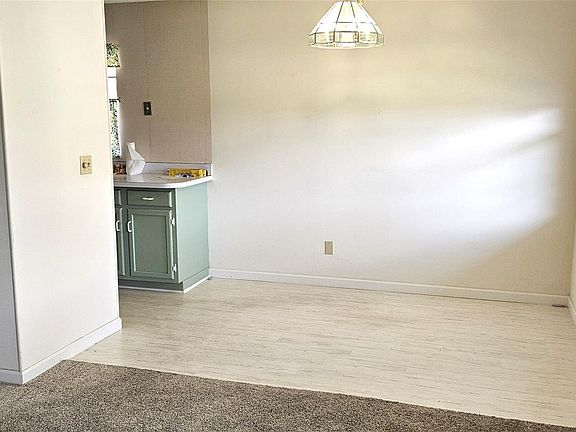 4th image of 25 Pine Arbor Lane #205