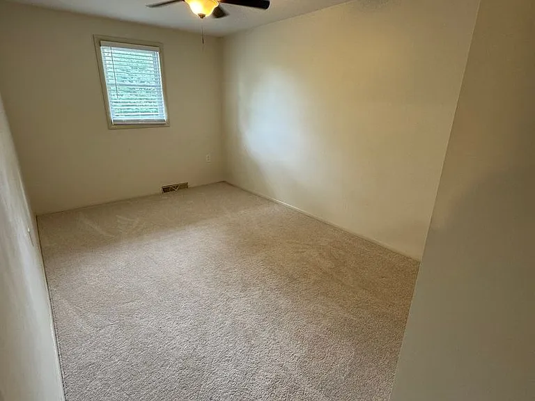1943 Aster Rd — Photo 11