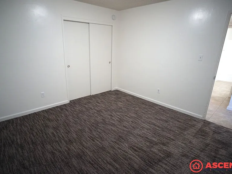 209 E. Warren Ave — Photo 12