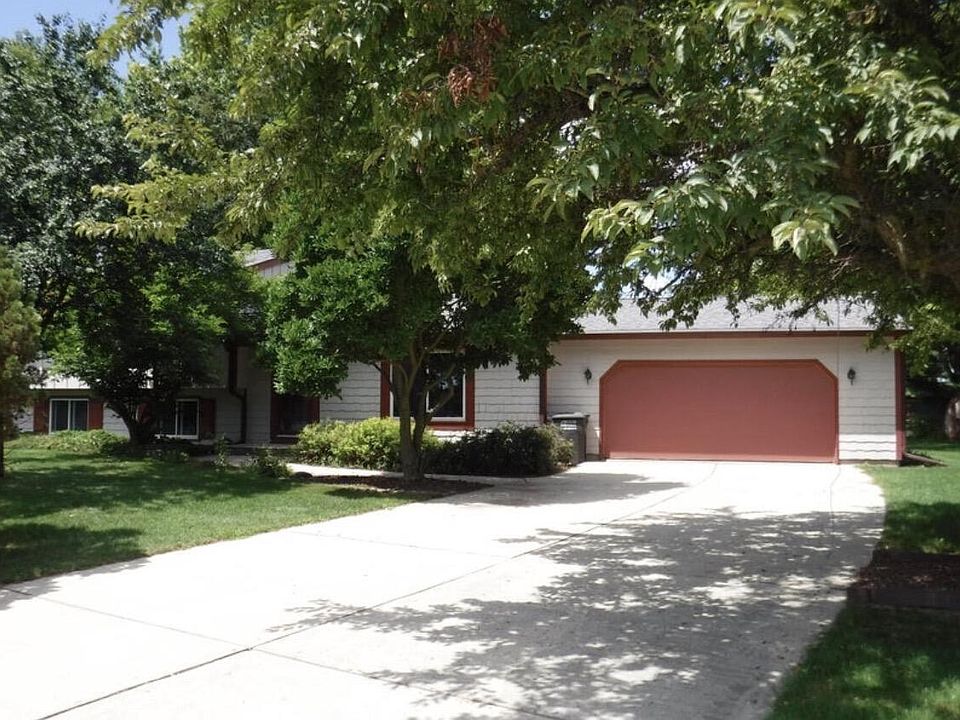 1st image of W233N6477 Kneiske DRIVE
