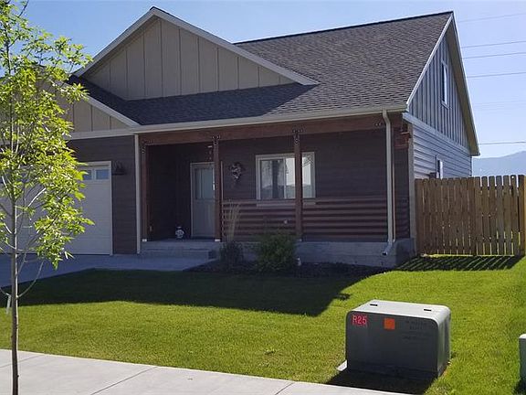2nd image of 1202 Louisiana St
