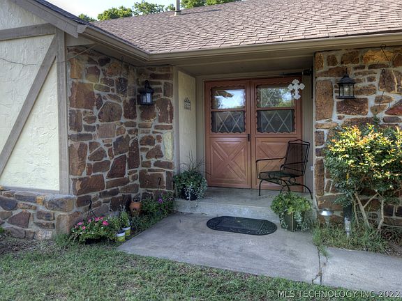 3rd image of 2604 E Parkwood Dr