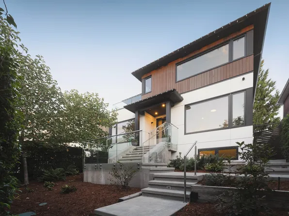 50 Dieppe Pl, Vancouver, BC V5M 4A3
