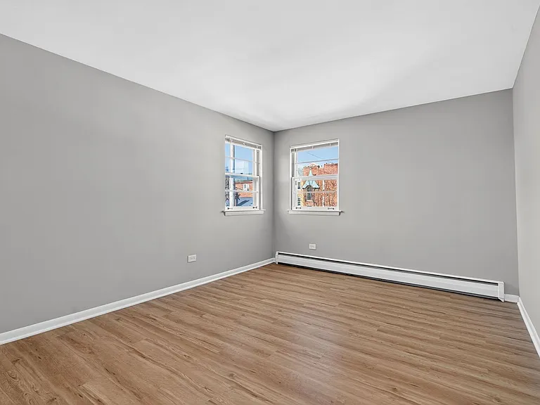 34-46 Kensington Apartments — Photo 30