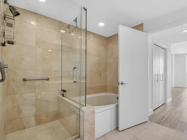 550 Okeechobee Blvd #423 — Photo 35