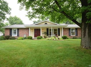 233 Cedar Trail Dr, Ballwin, MO 63011