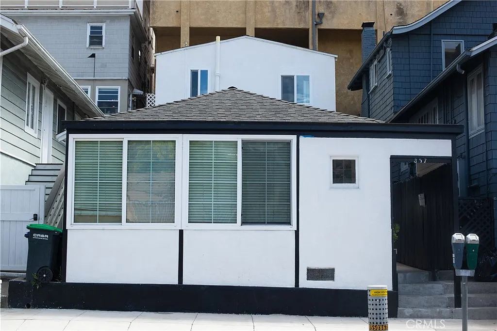 Studio, 334 sqft, $2,500 — Photo 1