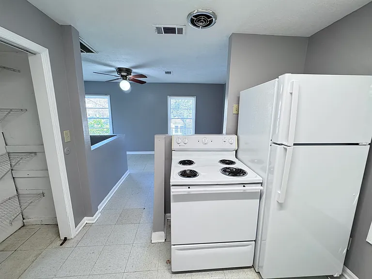 817 N Forest Dr — Photo 5