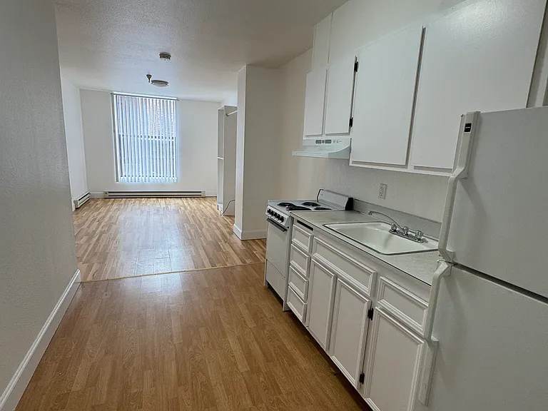 17 SW 2nd Ave #211 — Photo 5