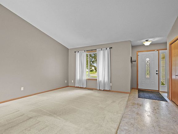 4th image of 11223 Diane Ave SE