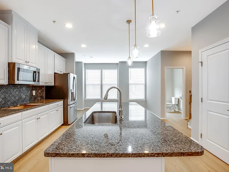 43306 John Michael Ter — Photo 11