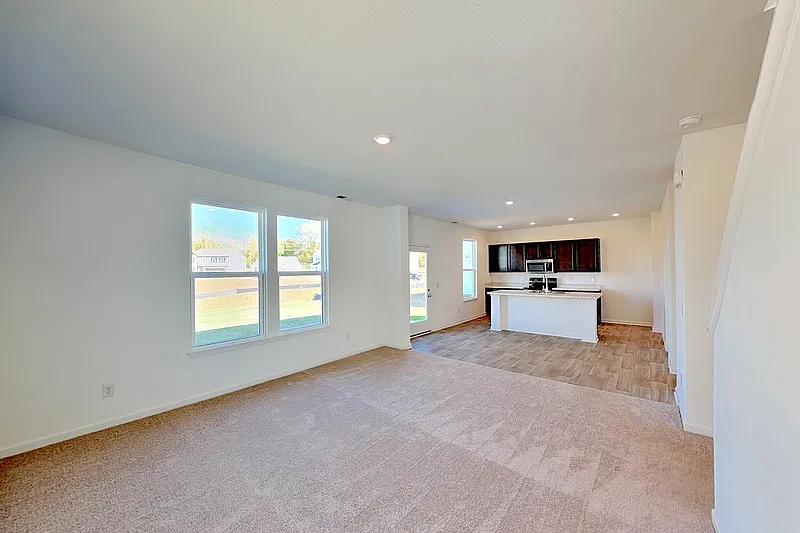 3 bed, 2.5 bath, 1594 sqft, $1,795 — Photo 3