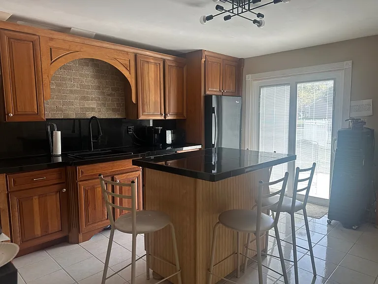 704 Sandra Pl — Photo 4