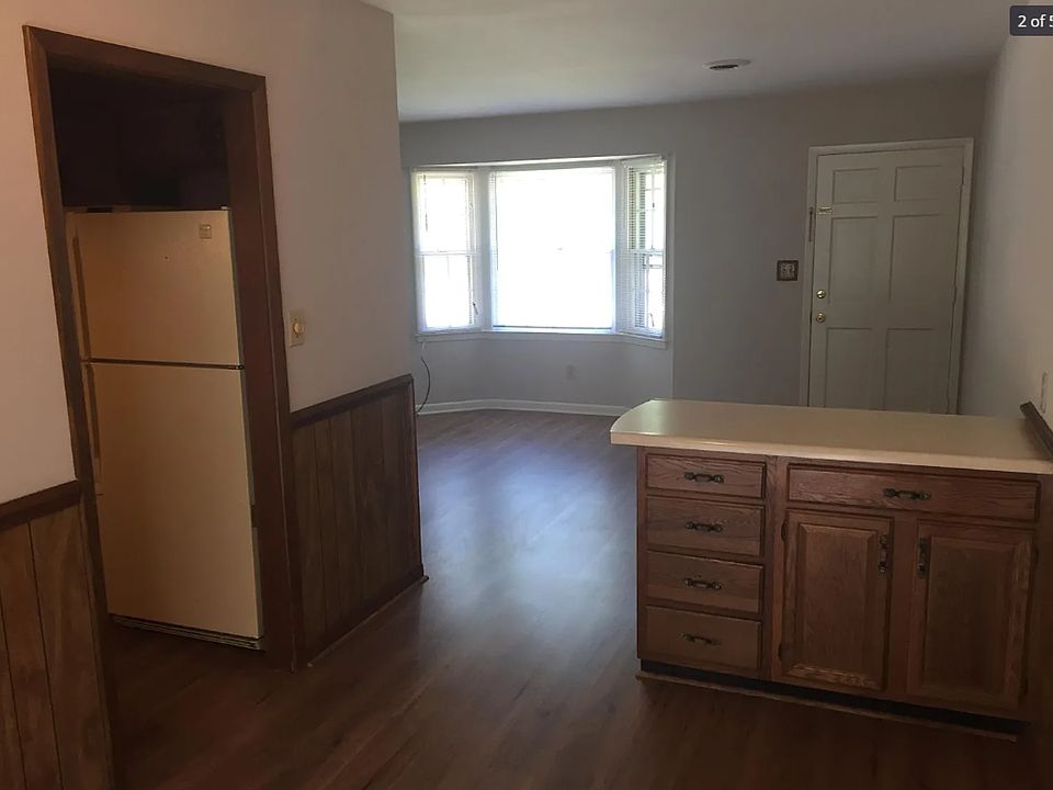 2nd image of 816 Montclair Dr