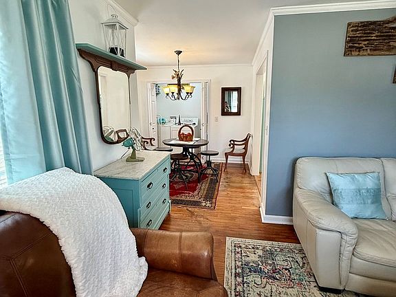 5th image of 133 Sellers St