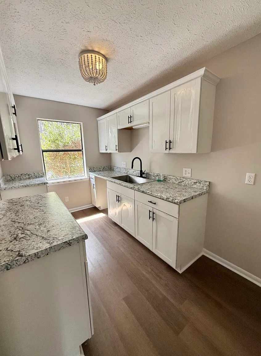 3552 Torbay Dr — Photo 2
