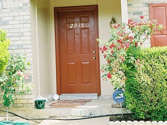 3rd image of 2915 Housley Dr