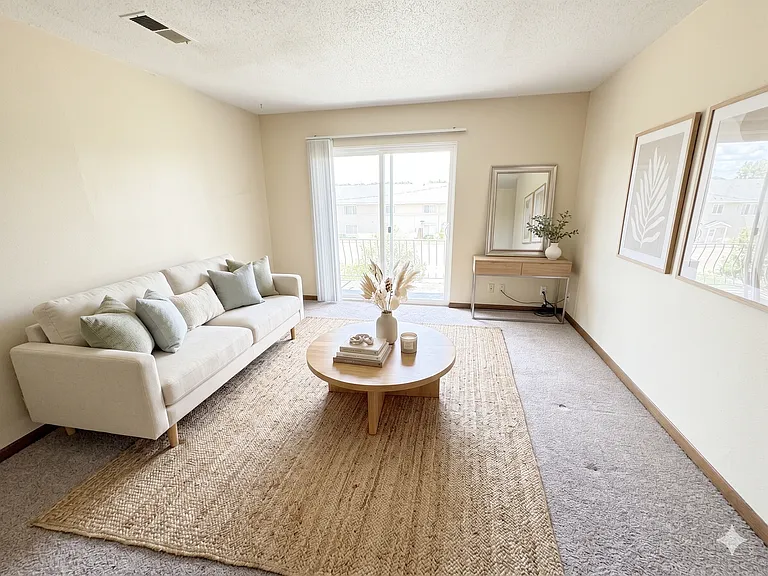 730 Russell Rd — Photo 1