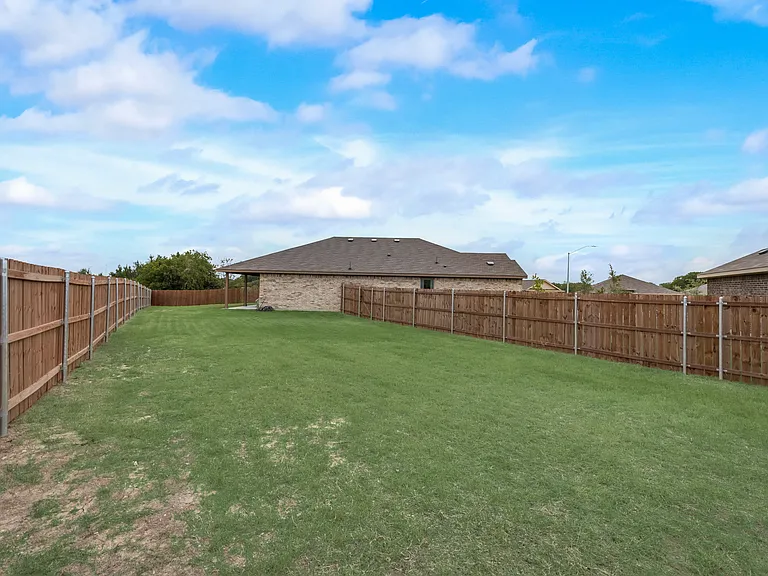 16545 Springs Rd — Photo 19