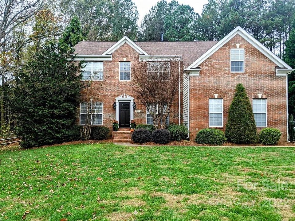 1st image of 133 Summerbrook Ln