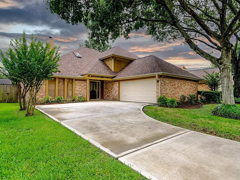 2520 Hadley Cir — Photo 1