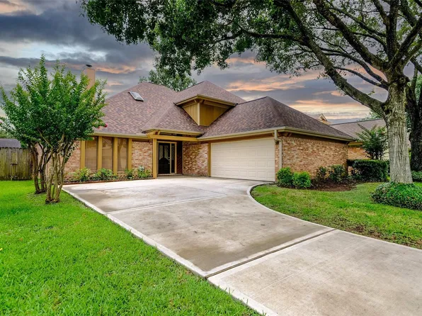 2520 Hadley Cir, Sugar Land, TX 77478