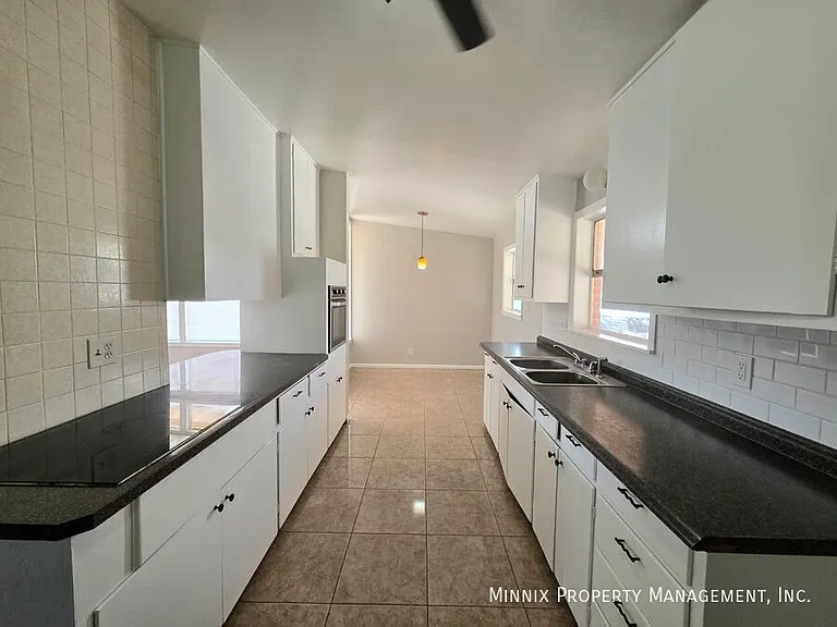 3202 W Illinois Ave — Photo 6