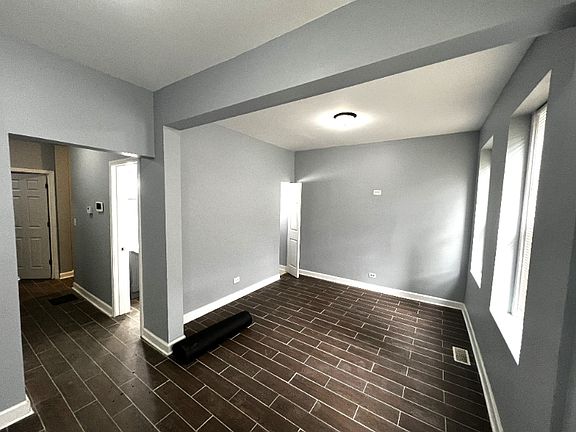 4th image of 10410 S Maryland Ave #1