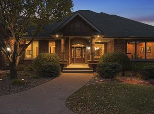 12605 Island View Cir, Rogers, MN 55374