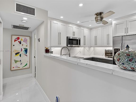 5th image of 1985 S Ocean Dr APT 22H