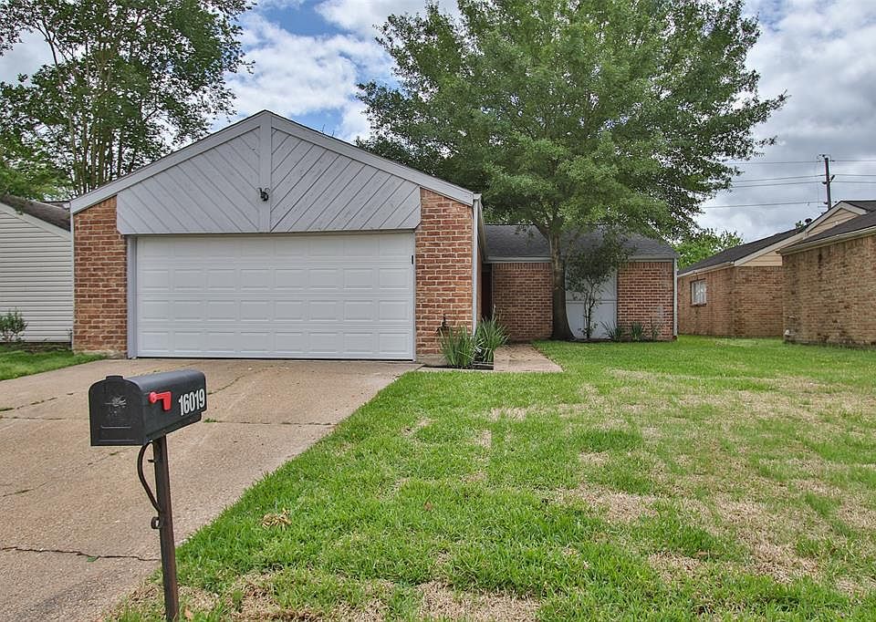 1st image of 16019 Birch Vale Dr