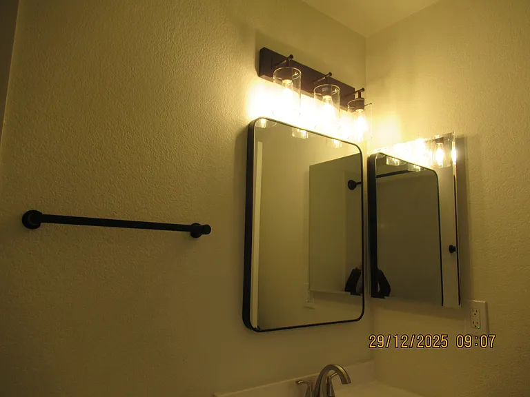 2 bed, 2.0 bath, 980 sqft, $2,200 — Photo 25