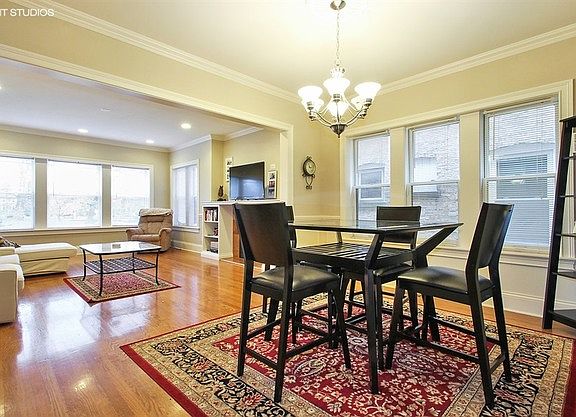 3rd image of 5247 W Argyle St APT 1E
