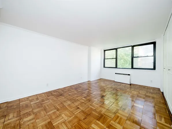 420 East 51st Street image 4 of 6