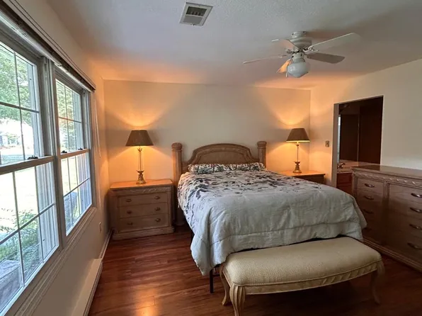 4305 Woodridge Dr, Sandusky, OH 44870